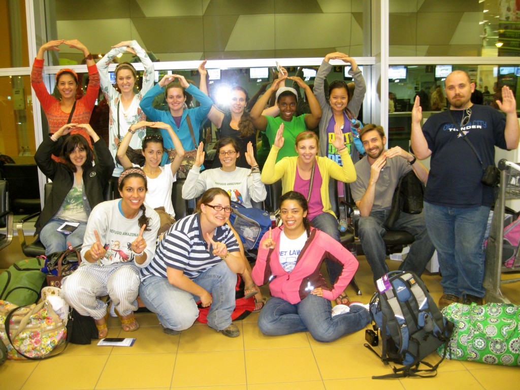 Our layover for the Houston flight in the Lima airport felt surprisingly quick. Here we are taking a last group picture.